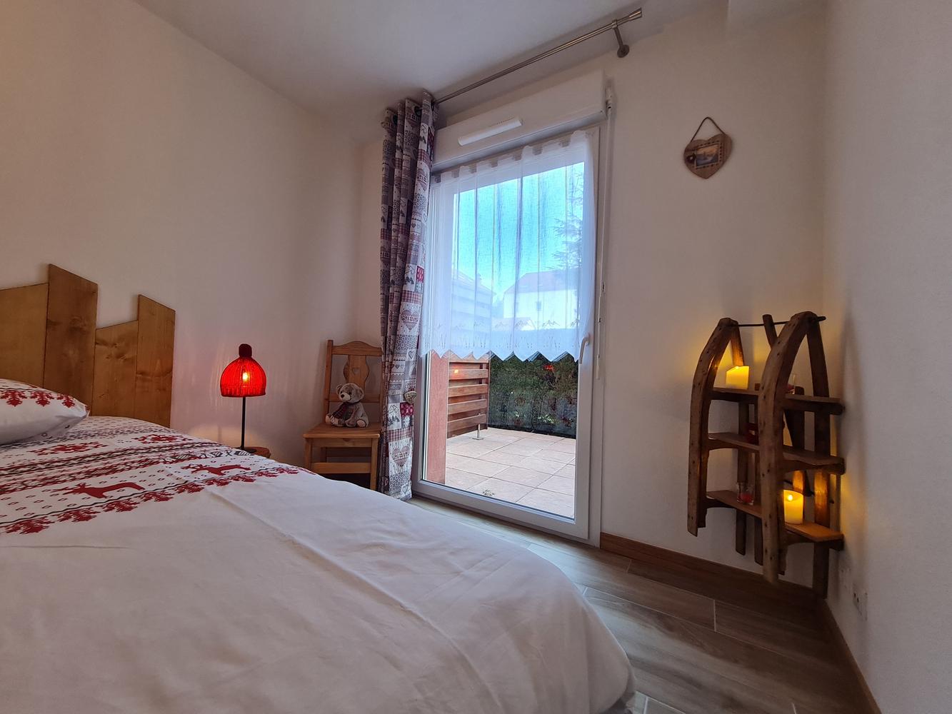 Chambre donnant sur la terrasse
