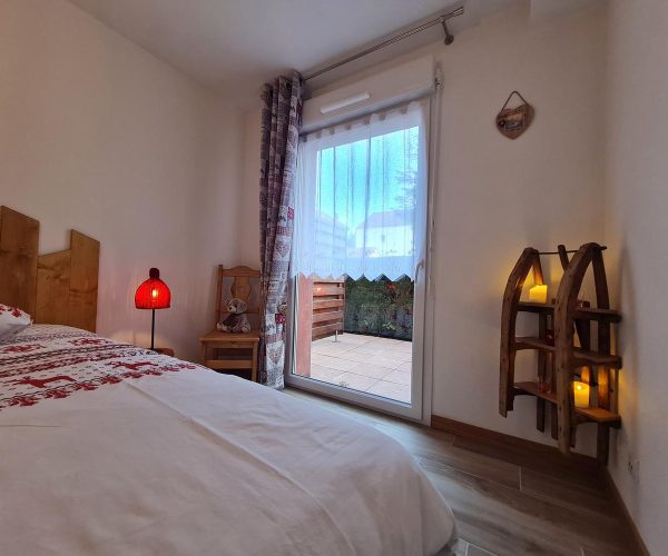 Chambre donnant sur la terrasse
